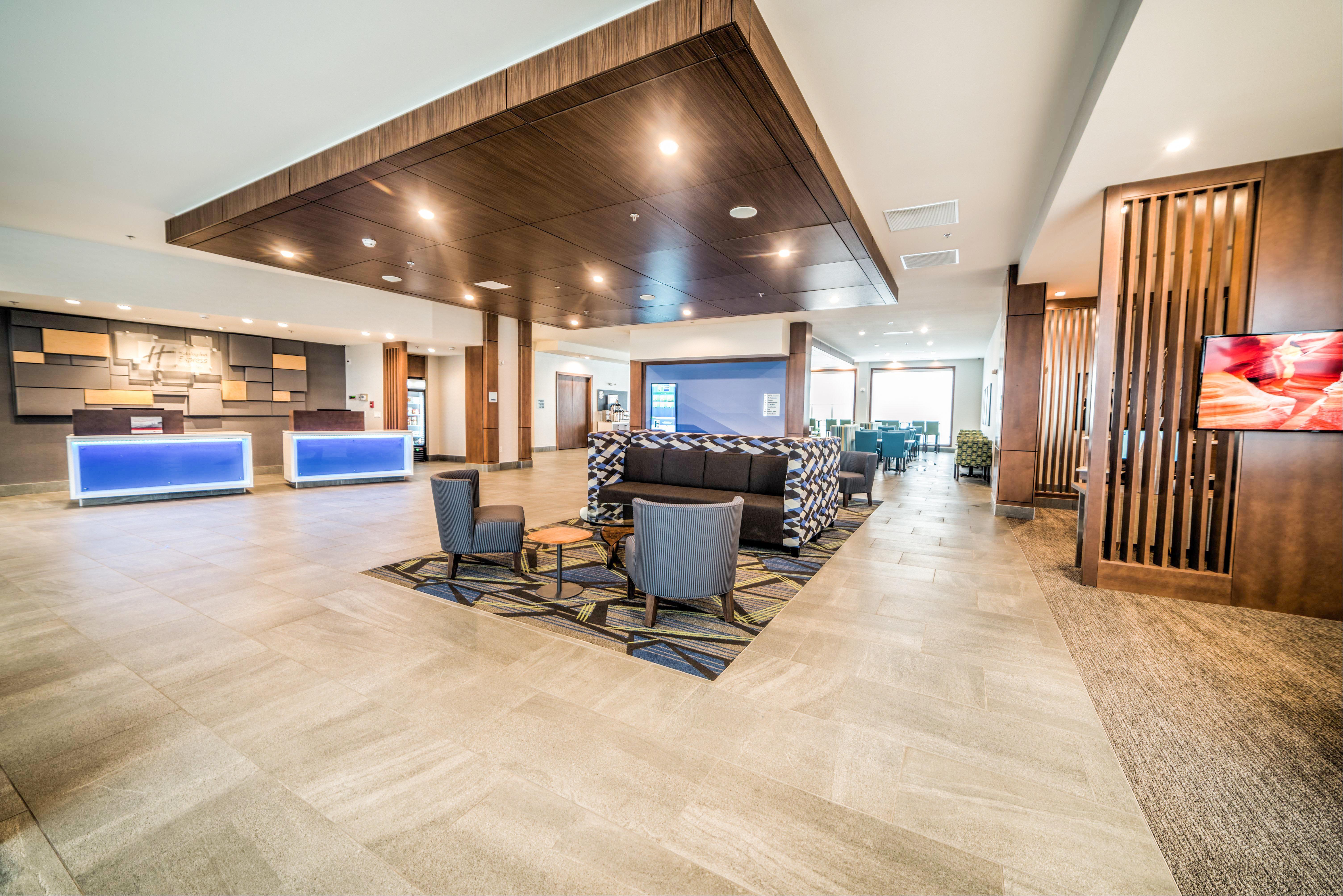 Holiday Inn Express & Suites - West Edmonton-Mall Area By Ihg Экстерьер фото