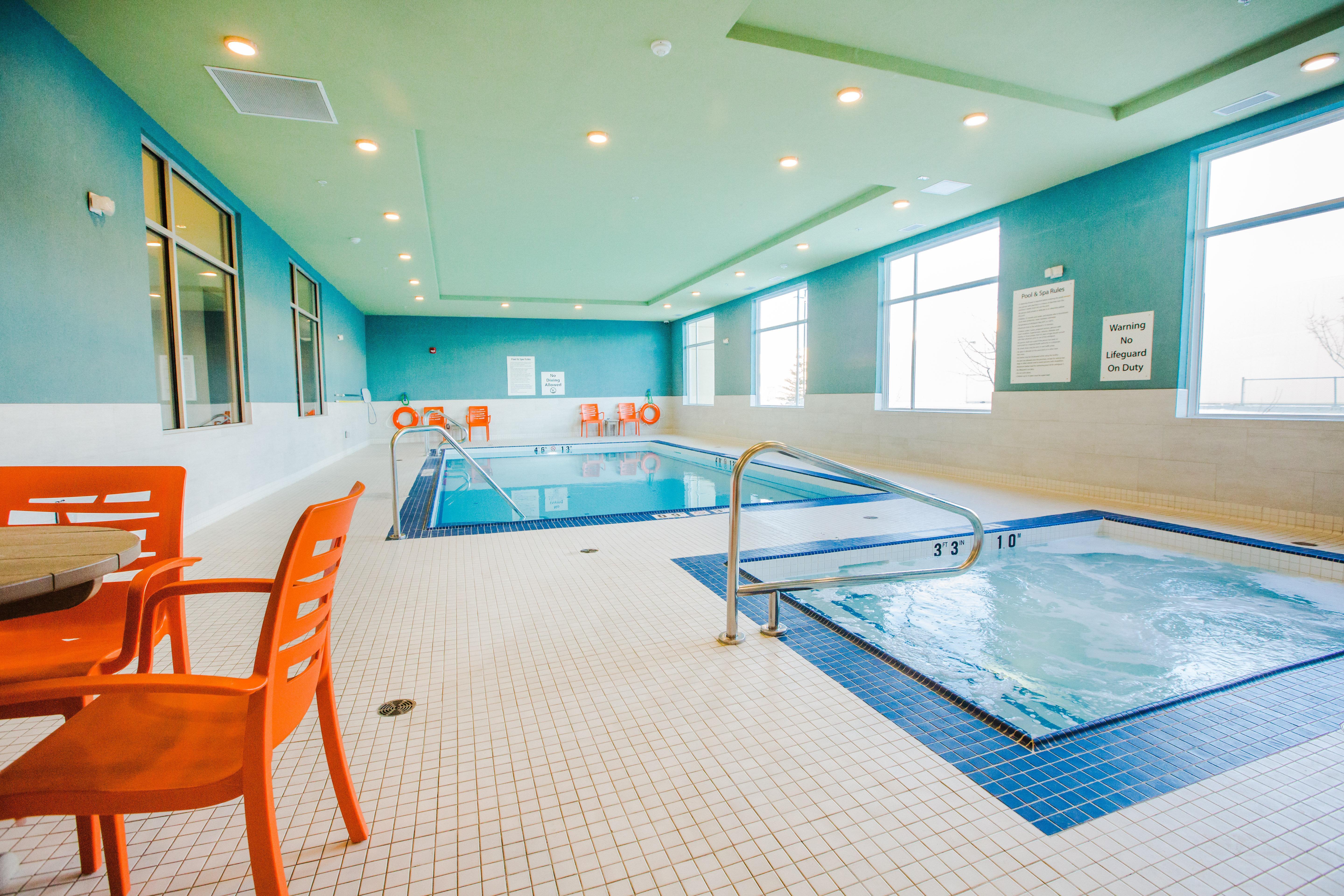 Holiday Inn Express & Suites - West Edmonton-Mall Area By Ihg Экстерьер фото