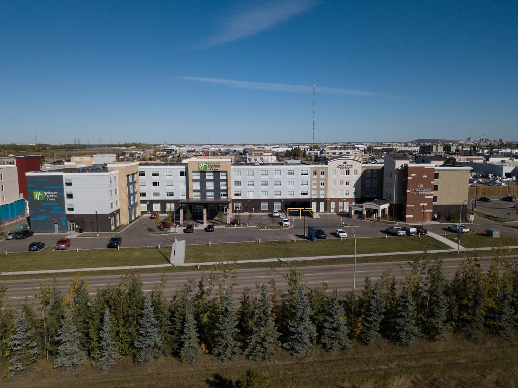 Holiday Inn Express & Suites - West Edmonton-Mall Area By Ihg Экстерьер фото