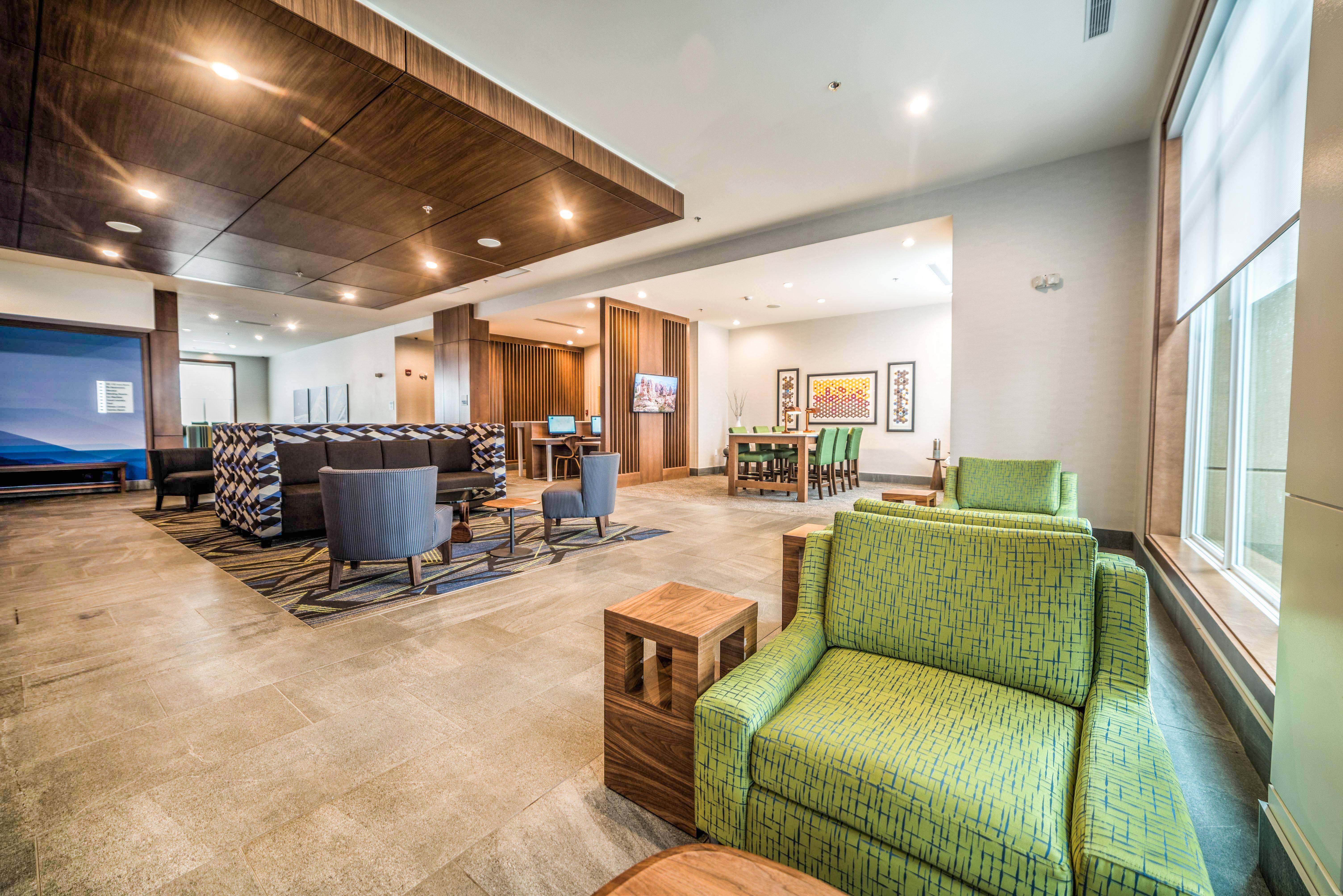 Holiday Inn Express & Suites - West Edmonton-Mall Area By Ihg Экстерьер фото
