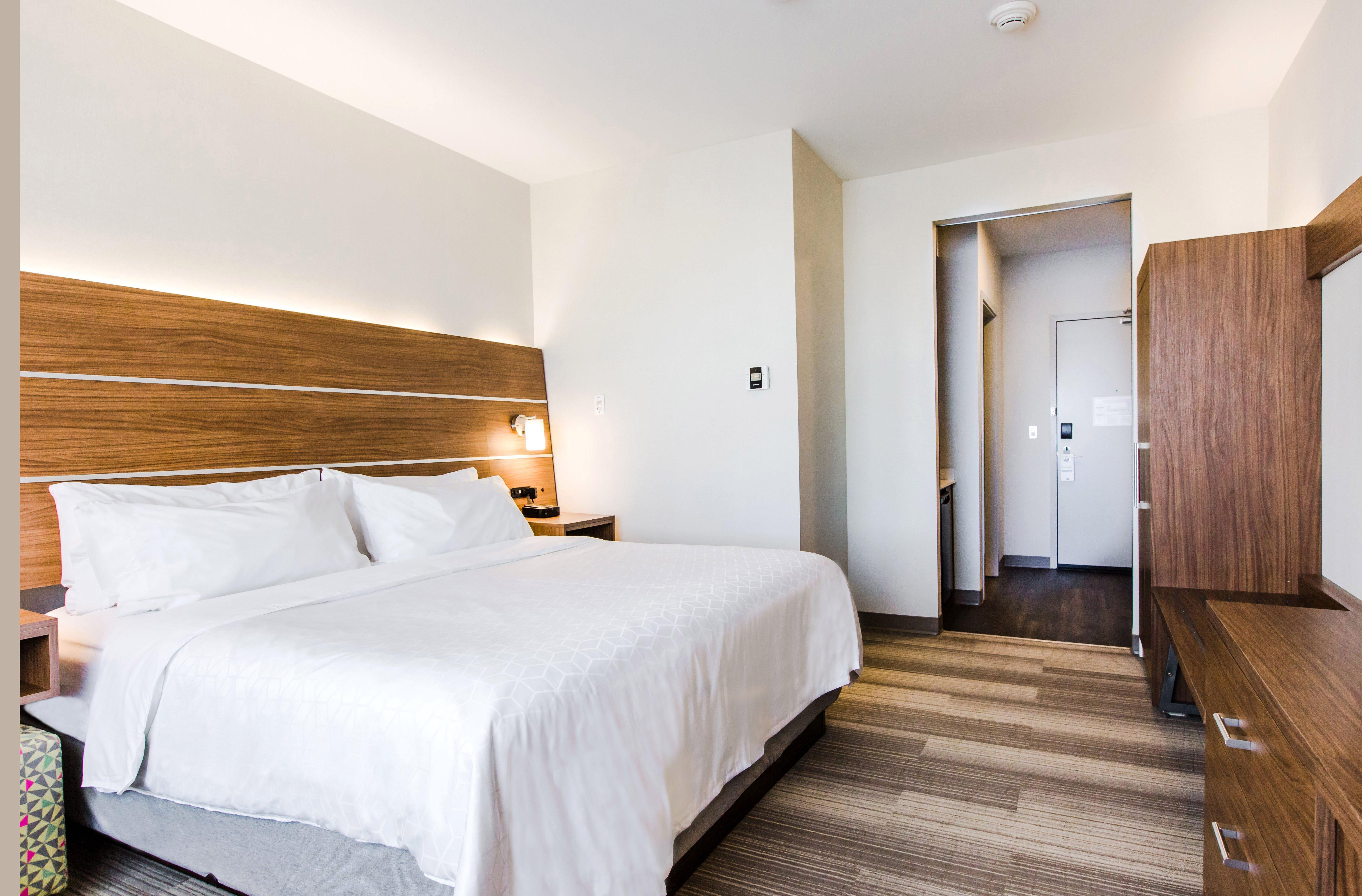 Holiday Inn Express & Suites - West Edmonton-Mall Area By Ihg Экстерьер фото