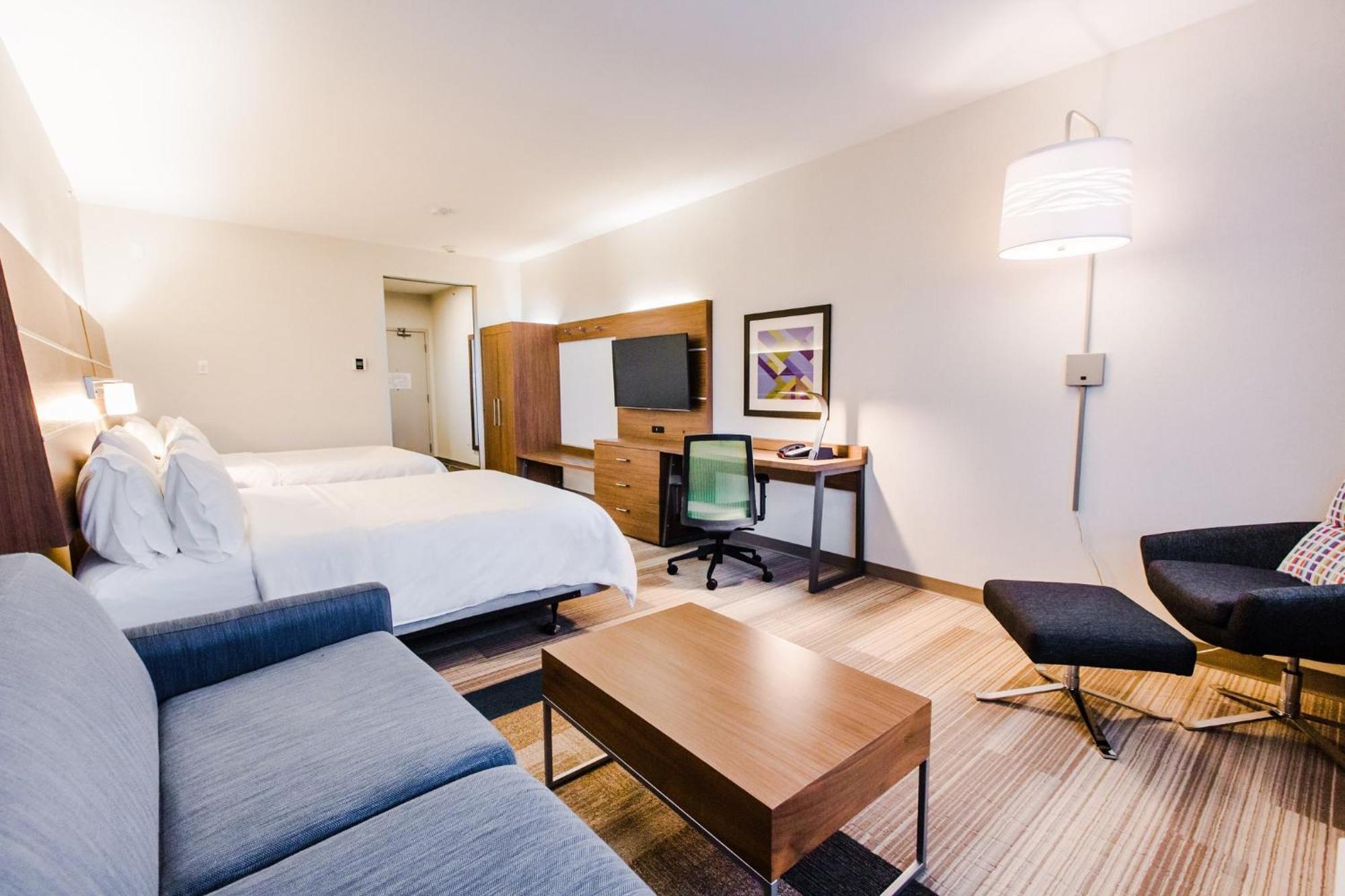 Holiday Inn Express & Suites - West Edmonton-Mall Area By Ihg Экстерьер фото