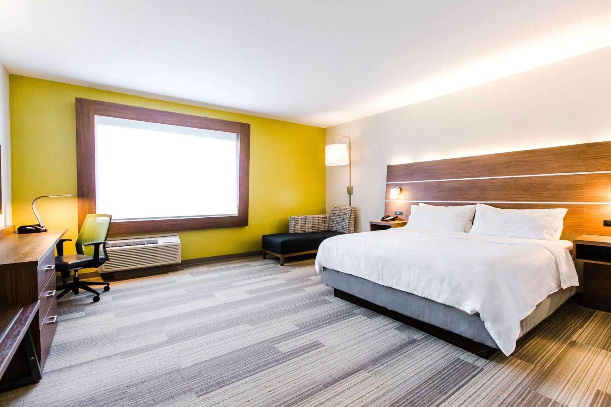 Holiday Inn Express & Suites - West Edmonton-Mall Area By Ihg Экстерьер фото